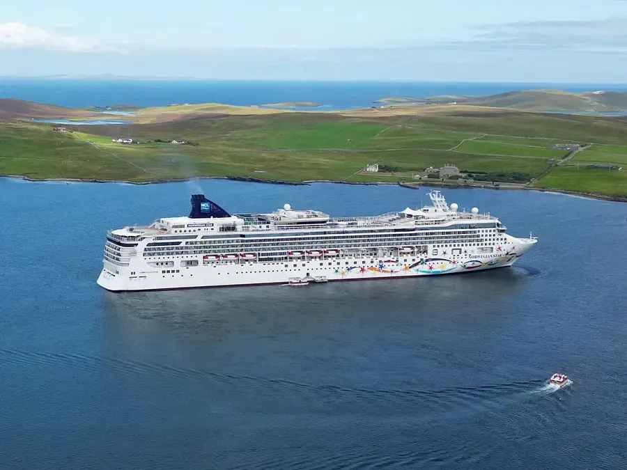 A drone photo of Norwegian Star at Shetland