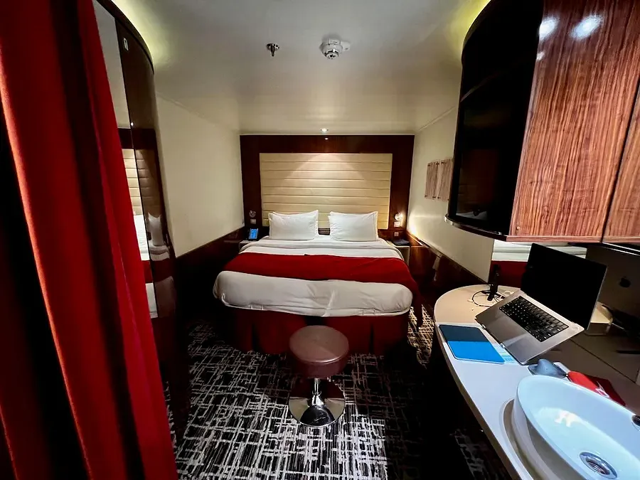 An interior stateroom on the Norwegian Epic