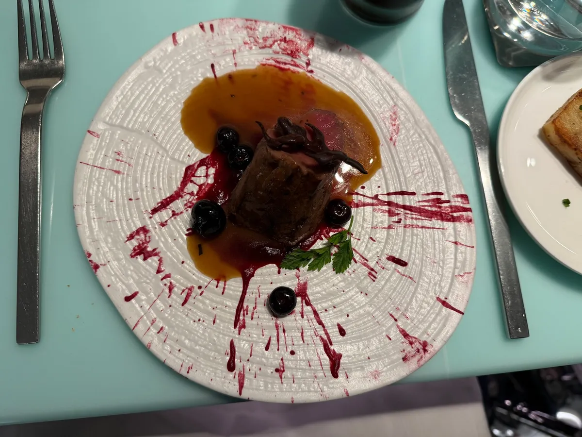 Complete Dining Guide for Scarlet Lady: Every Restaurant Reviewed