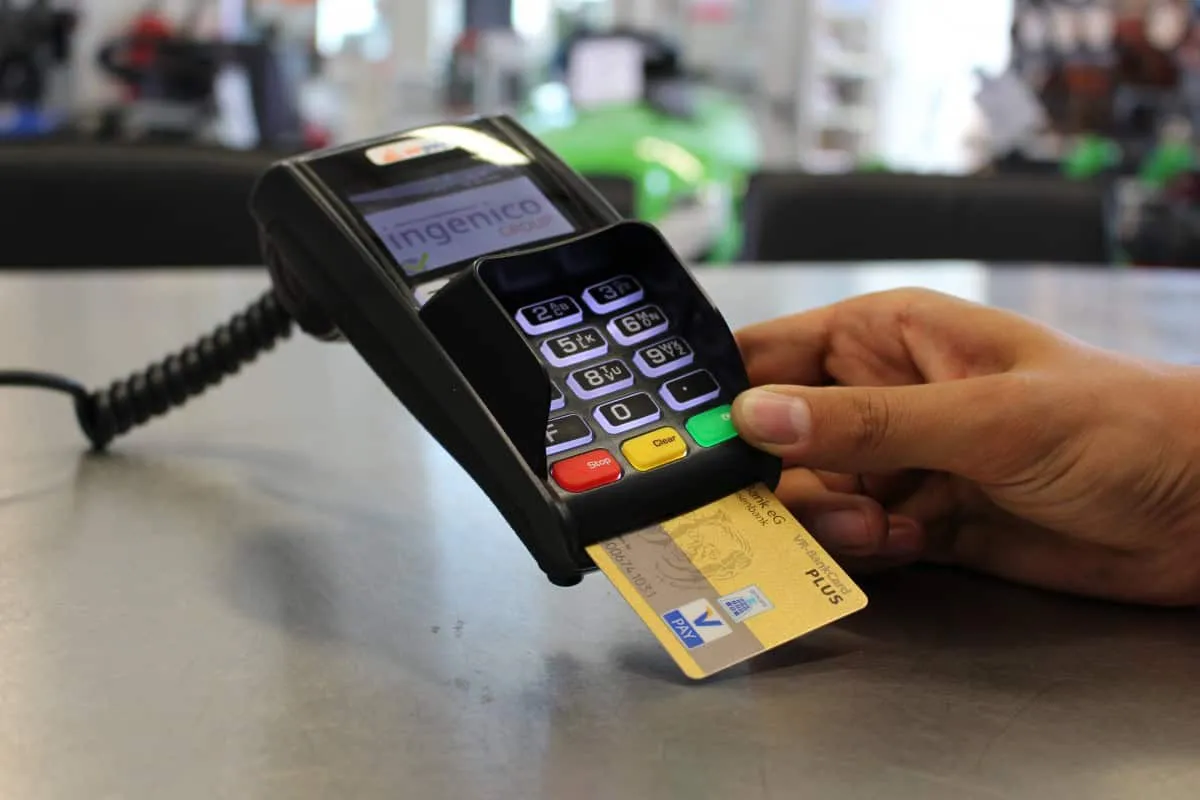 Credit Cards in Ireland: What Visitors Really Need to Know (2026)