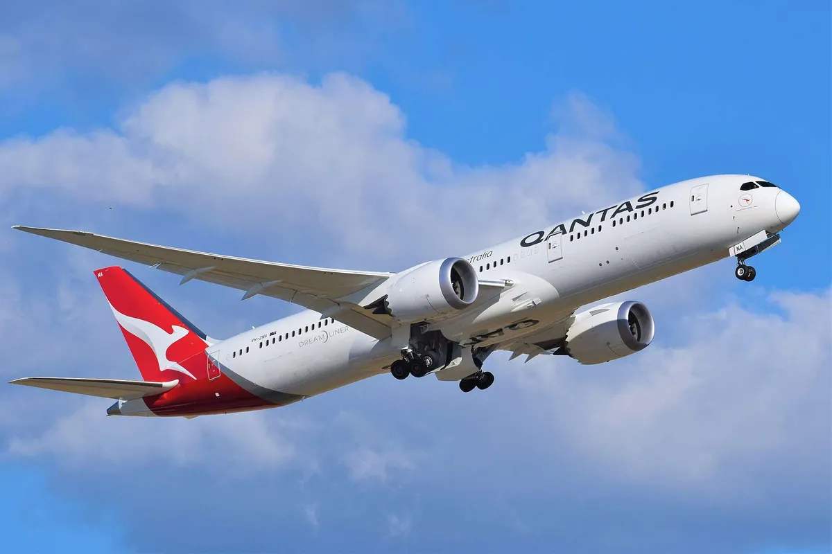 Qantas QF10 FLIGHT REVIEW - London to Perth