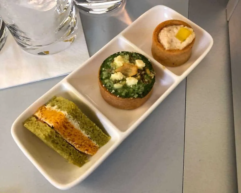 Aer Lingus food options - canapés