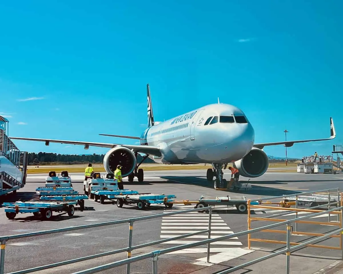 Air New Zealand "The Works" - worth the extra $$? Hobart to Auckland Review