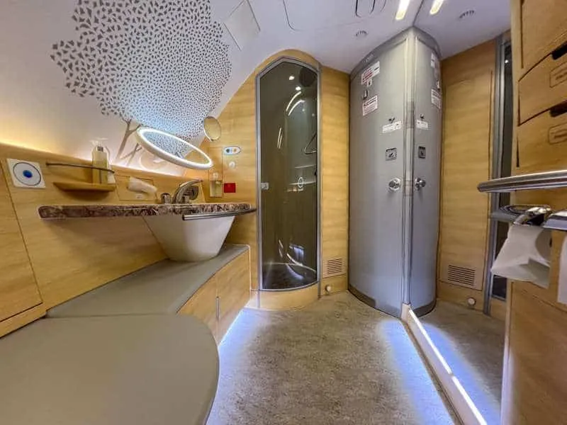 The inflight shower on Emirates first class 