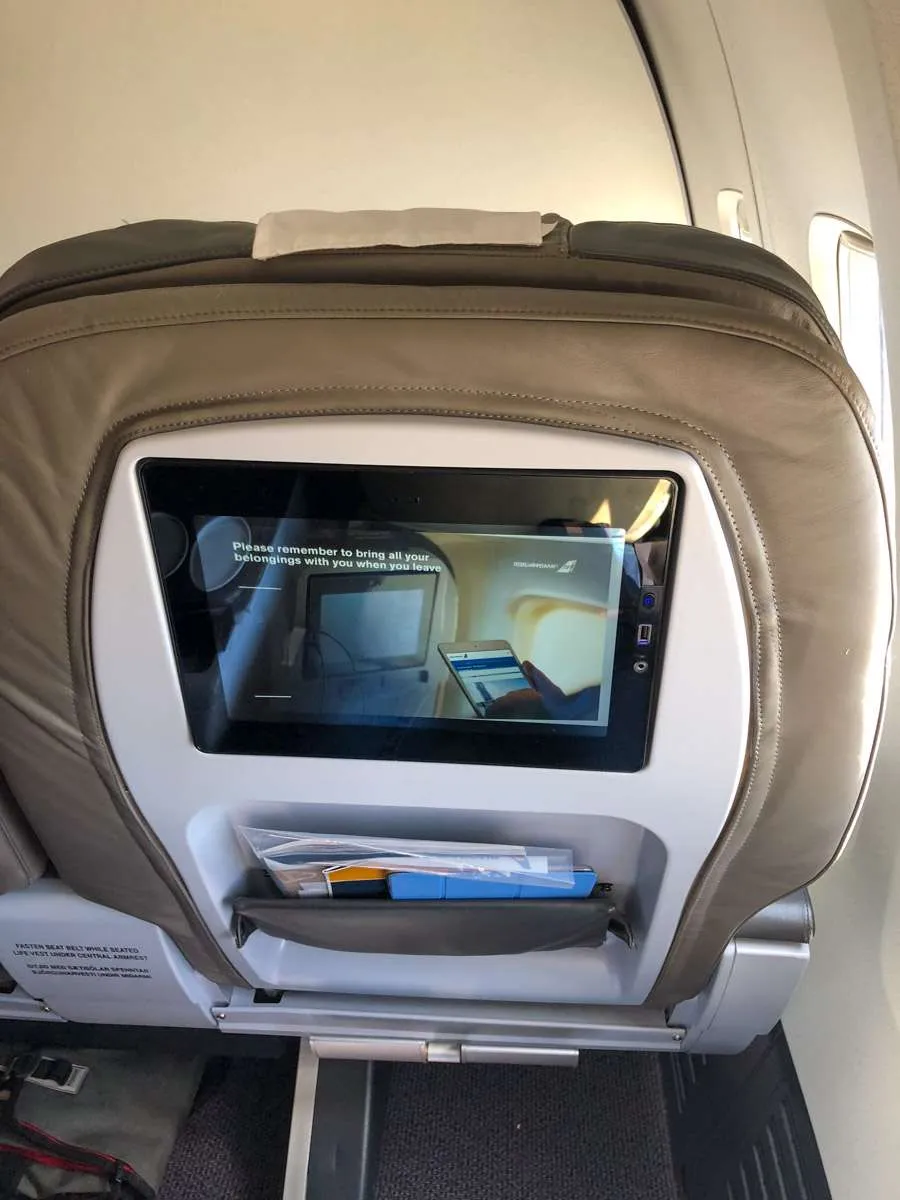 The seatback and IFE in Saga Class on Icelandair