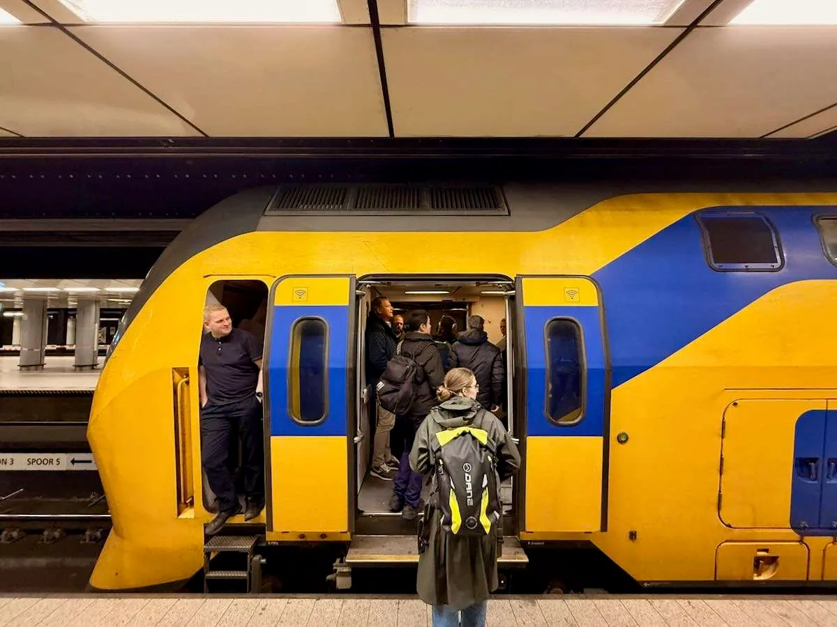 A train waits at Schiphol Train Station