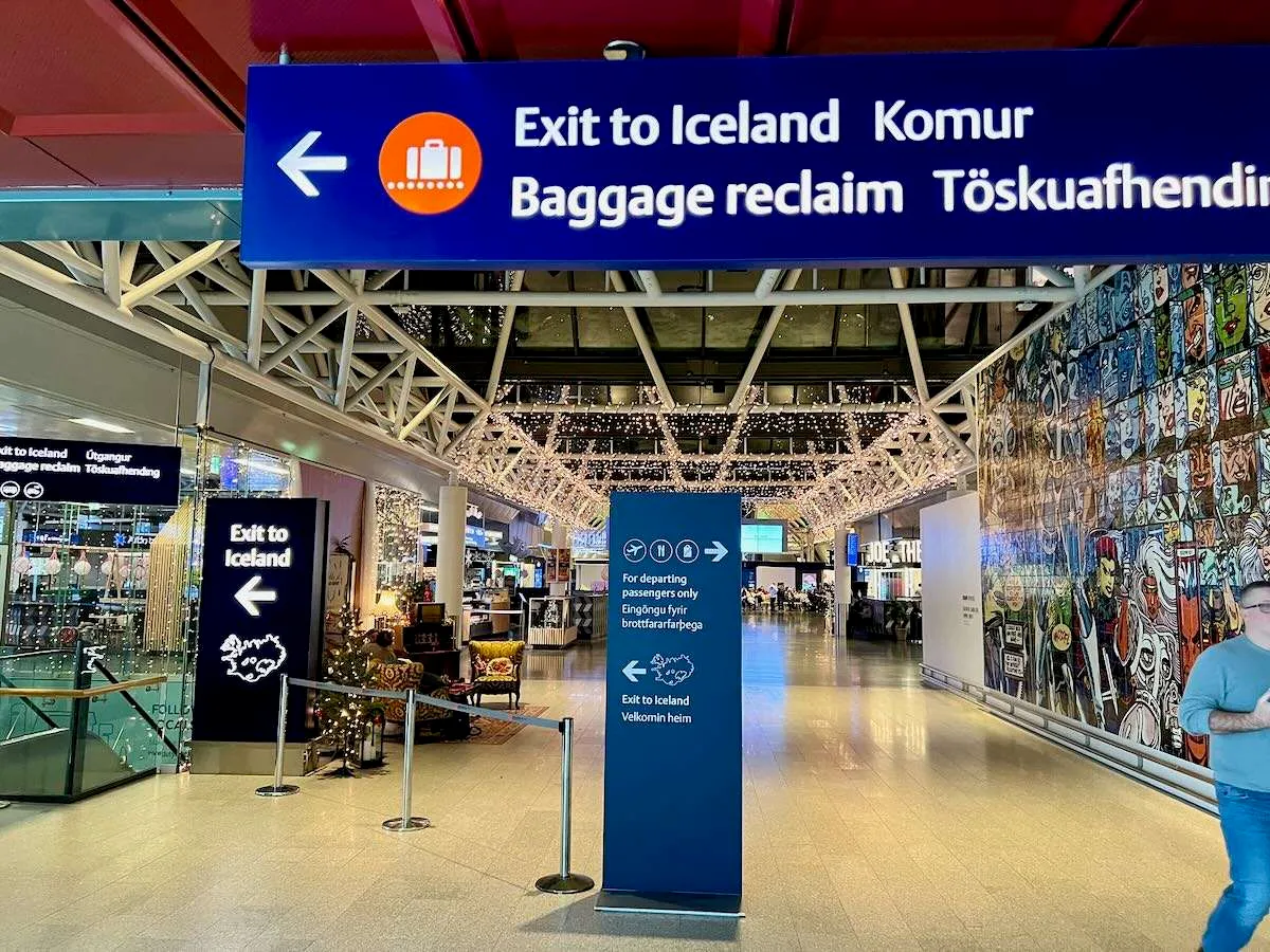 © Patrick Hughes - Arrival in Iceland