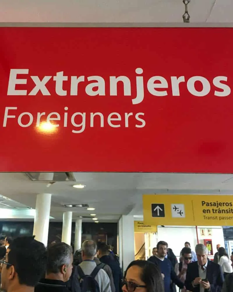 Immigration queue at AEP Buenos Aires