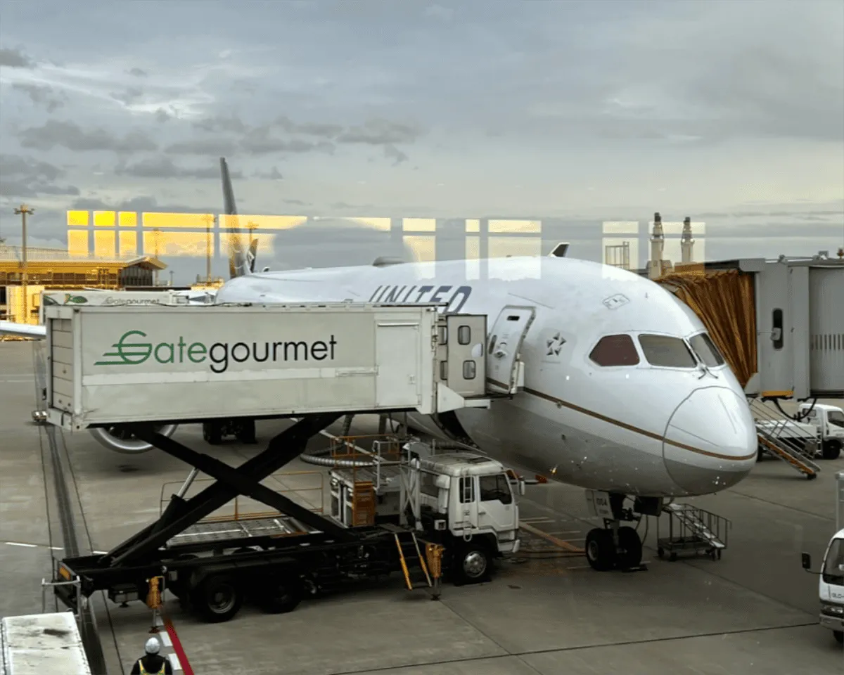 United plane in flight