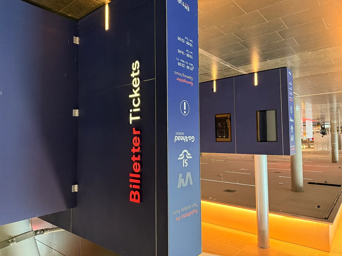 Vy ticket machines at Oslo Airport station